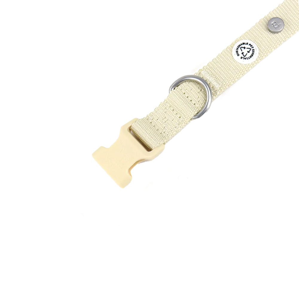 Der D-Ring zum befestigen der Hundeleine am Halsband Kodie in der Farbe: Sand.