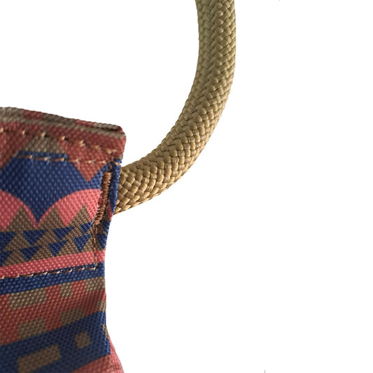 Nachhaltiges Hundespielzeug Floaty Fetch Toy in Nightless Night, schwimmfähig, aus recyceltem PET – ideal zum Apportieren im Wasser oder am Land.