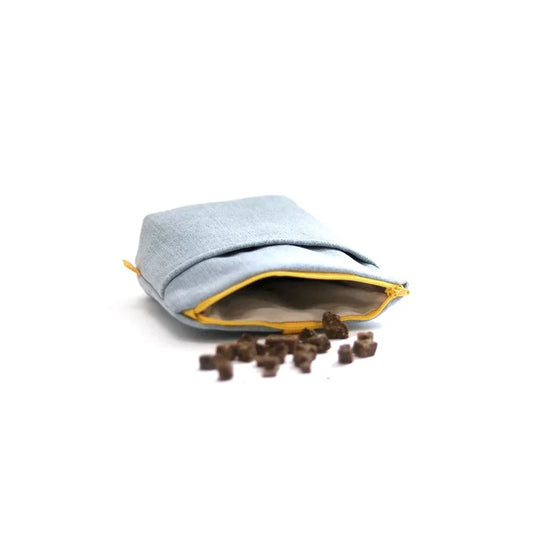 Das Innenfutter aus Baumwolle - genug Platz für viele Leckerlis.