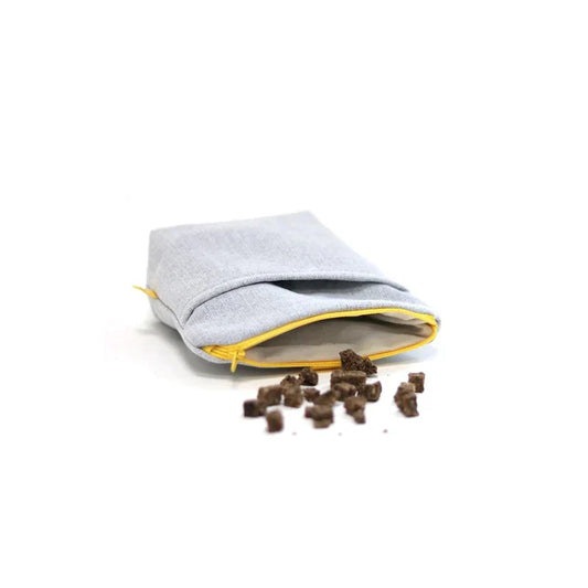 Das Innenfutter aus Baumwolle - genug Platz für viele Leckerlis.