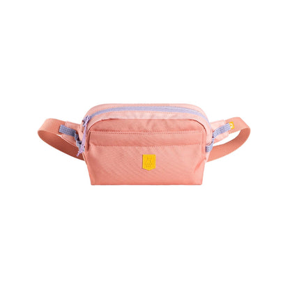 Alpha 360 Hip Pack in Lachsrosa von Woolly Wolf – Gassitasche aus recyceltem PET, ideal für die Organisation von Leckerlis, Hundekotbeuteln und Wertsachen.