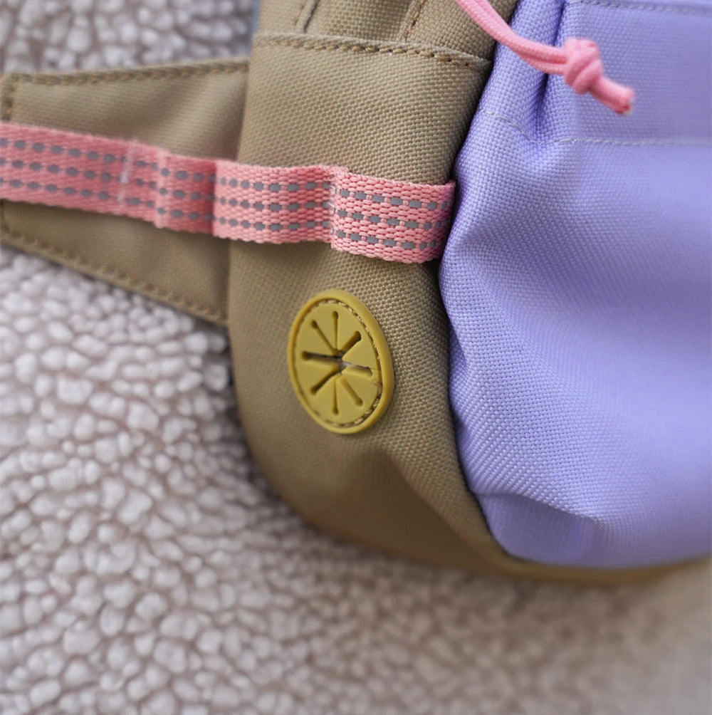 Alpha 360 Hip Pack in Lavendel Mix von Woolly Wolf – stilvolle Gassitasche aus recyceltem PET, perfekt organisiert für Spaziergänge.