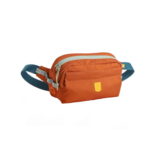 Alpha 360 Hip Pack in Terrakotta – stilvolle Hüfttasche aus recyceltem PET.