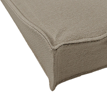 Blick auf eine Ecke des nachhaltigen Hundebettes von Cafide: Cuadra in beige.