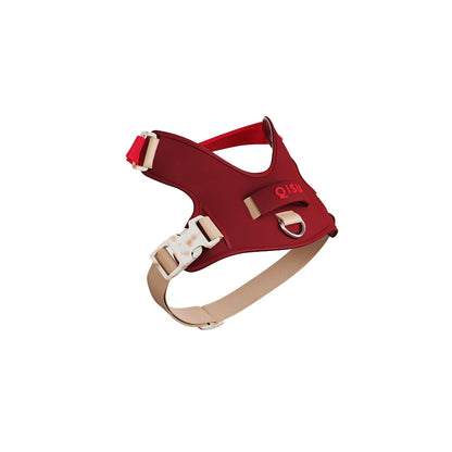 Das nachhaltige Hundegeschirr Hug Harness in der Farbe: Granat und aus recyceltem Material.