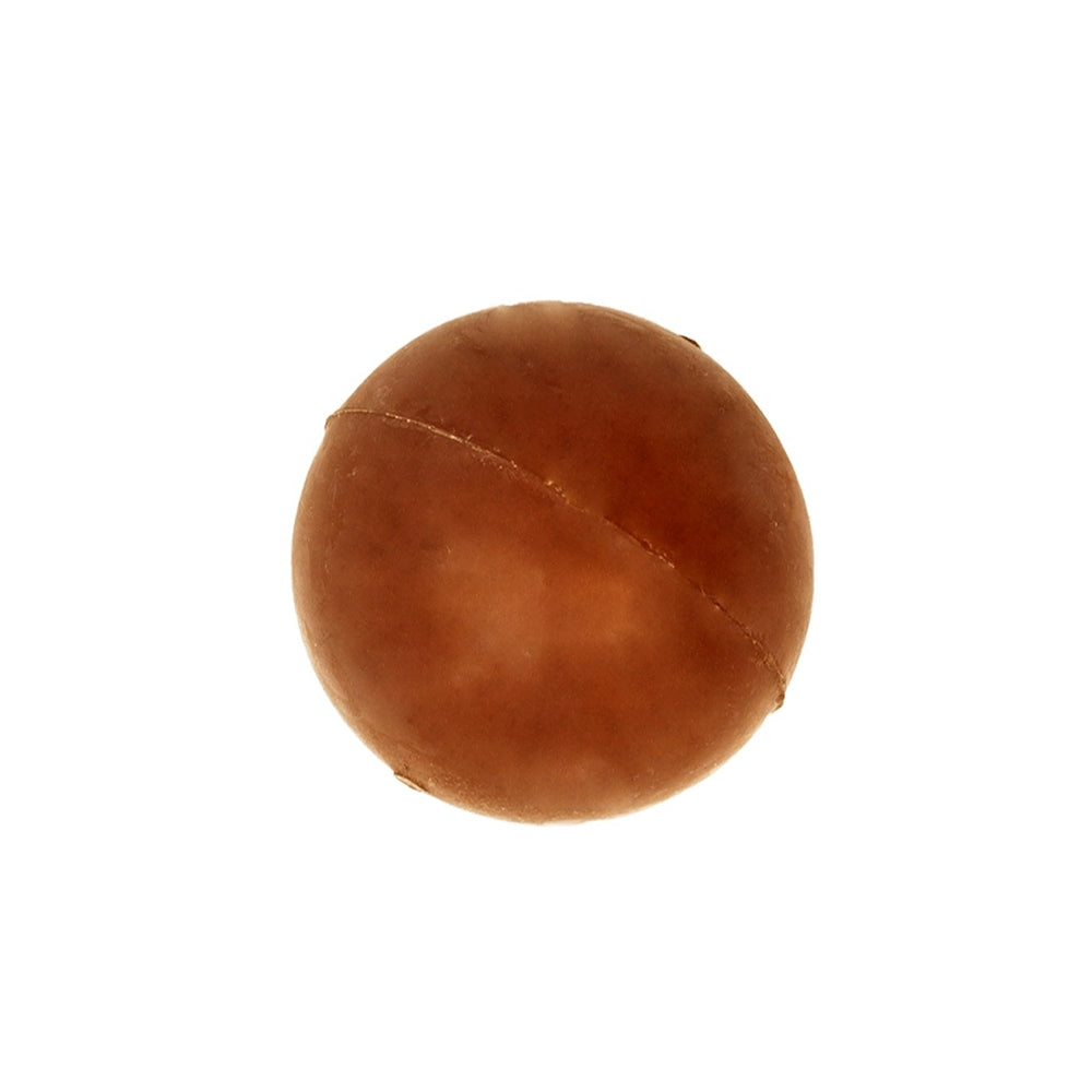 Strong Ball von Retorn aus natürlichem Bio-Harz – Hundespielzeug auf weißem Hintergrund