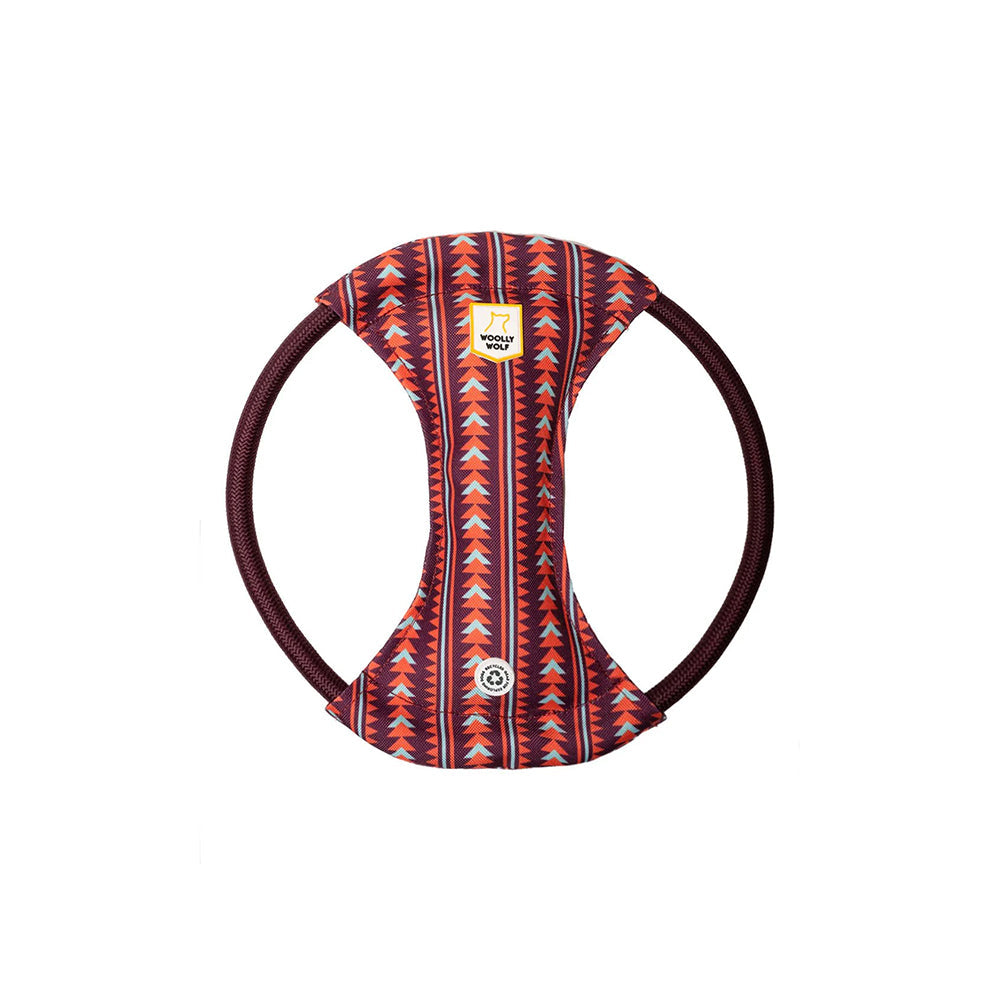 Squeaky Frisbee in Polar Night von Woolly Wolf – nachhaltiges Wurfspielzeug aus recyceltem PET mit Quietscher und stabilen Seilgriffen, ideal für aktive Hunde.