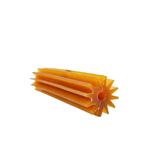 Detailansicht des Teether Clean Hundespielzeugs aus elastischem Bio-Harz, mit sanften Rillen für stimulierende Spiele.